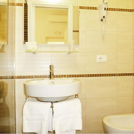 Alojamento de Acomodação e Pequeno-almoço Manila 4*