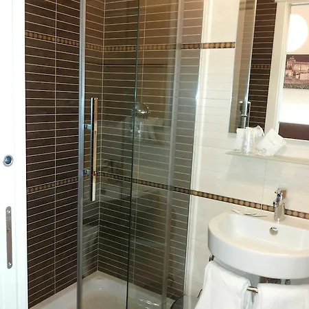فندق مبيت وإفطار Manila 4*